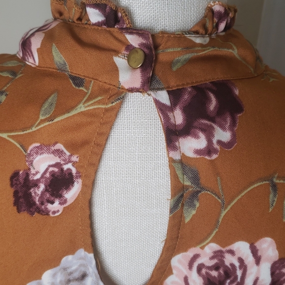 Top - Picture 3 of 4